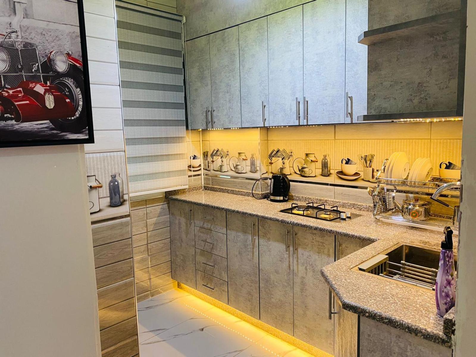 Al Seoudi Furnished Units Daire Zerka Oda fotoğraf